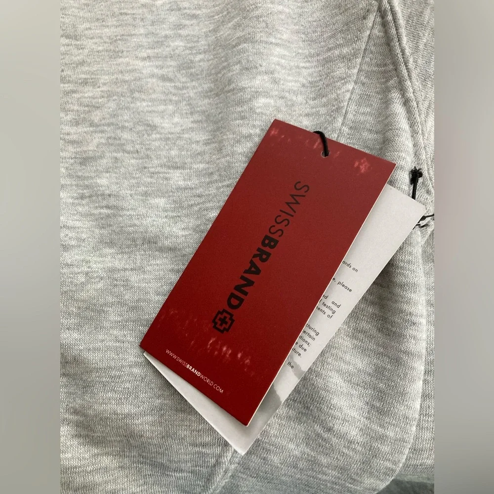 SWISSBRAND | NWT Women’s Heather Gray Crew Neck Sweater